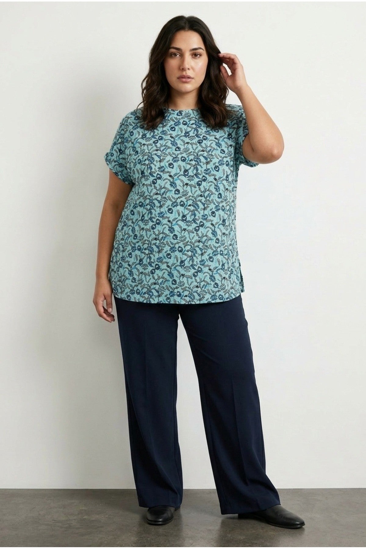 Kısa Kollu Bisiklet Yaka Çini Desenli T-shirt 304190