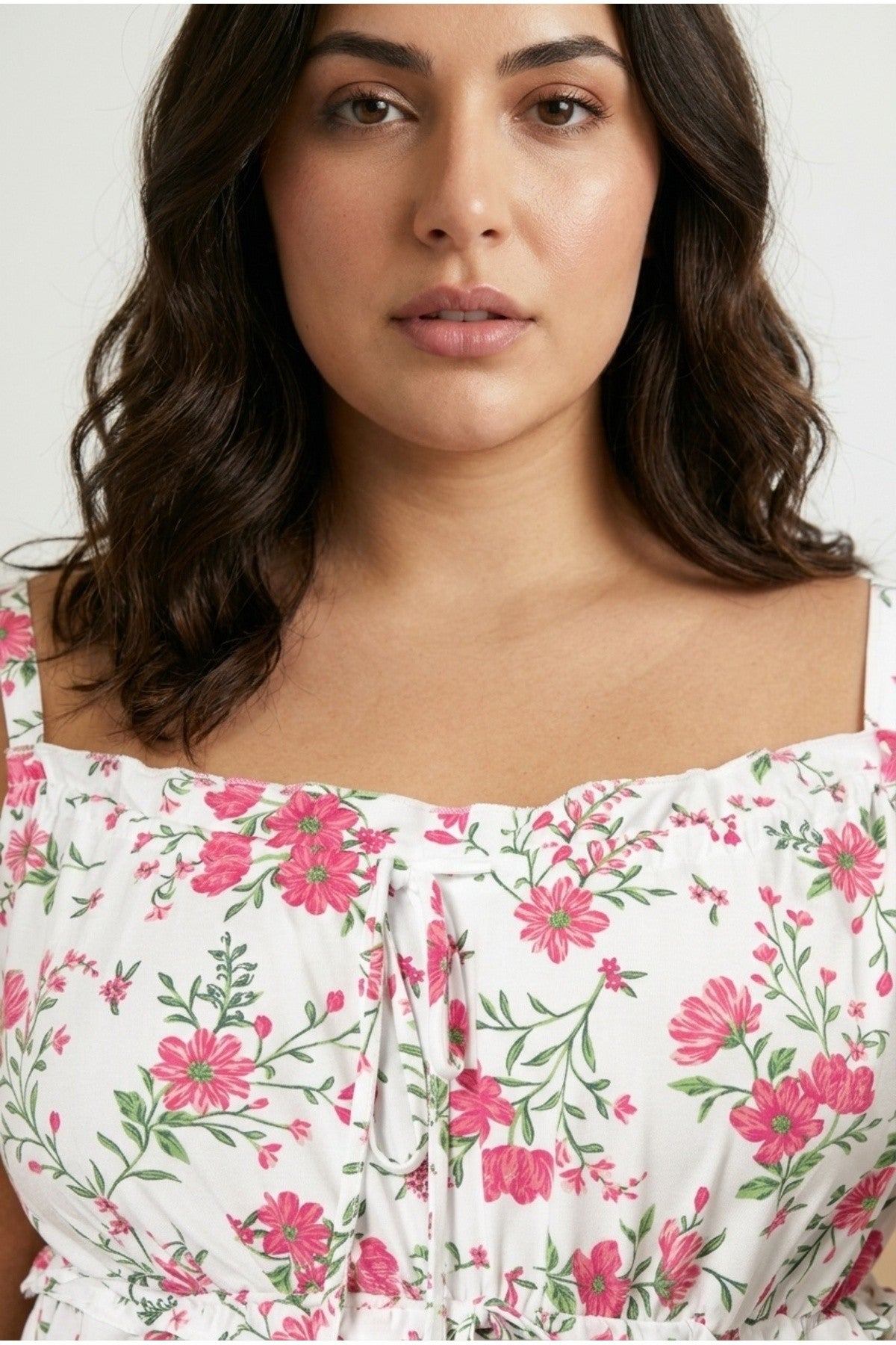 Kare Yaka Askılı İp Detaylı Çiçek Desenli T-shirt 322694