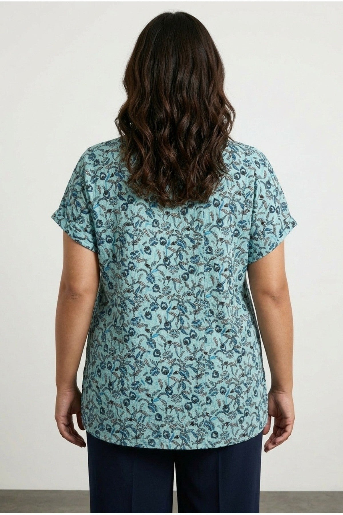 Kısa Kollu Bisiklet Yaka Çini Desenli T-shirt 304190