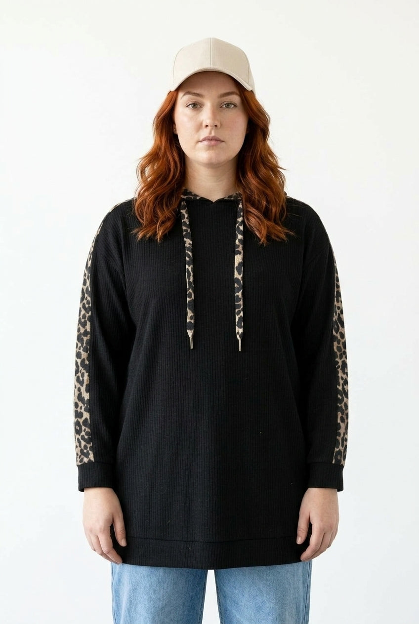 Büyük Beden Leopar Şeritli Kapüşonlu Siyah Sweatshirt yan profil