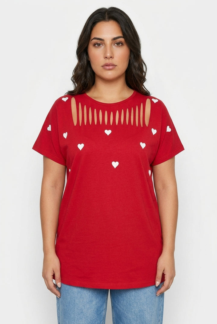 Büyük Beden Kalp Desenli Yırtmaç Detaylı Kırmızı Pamuklu T-Shirt - Vervegrand - Detay