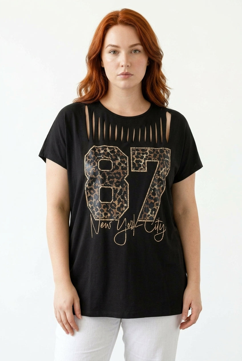 Büyük Beden Leopar Desenli 87 Baskılı Yırtmaçlı Siyah T-shirt - Vervegrand
